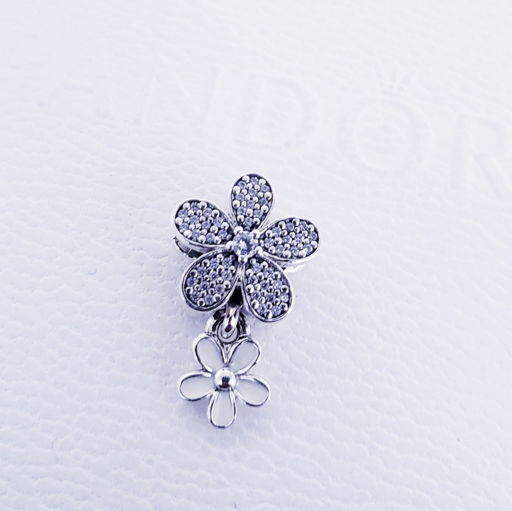 🌼Authentic Pandora ⭐️RETIRED⭐️ DAISY CHARM - Picture 3 of 6